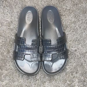 Silver rubber sandals